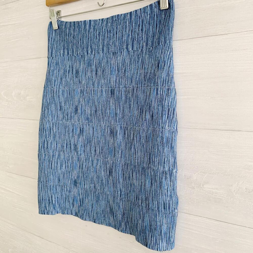 BCBG Max Azria - Blue variegated knit stretch mini skirt, M - Picture 3 of 6